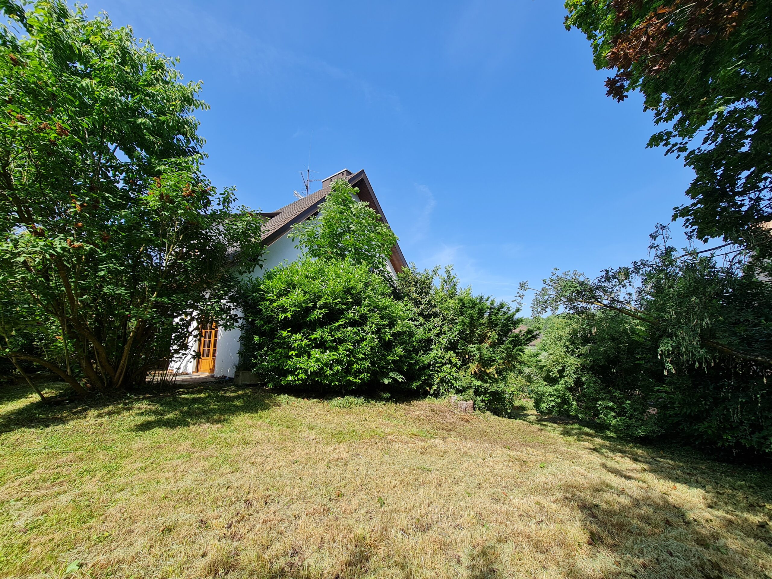 Mundolsheim, maison familiale d&rsquo;une surface de 167 m2 et son terrain de 7,67 ares.